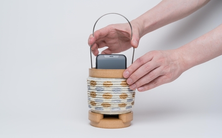 江戸手描提灯 スマホスピーカー OTO CHOCHIN（光琳亀甲鶴にDJ＆蛇の目レコード）【009-003-2】