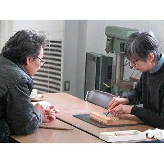 鎌倉彫(講習&体験)　モンステラを彫って塗ってみる