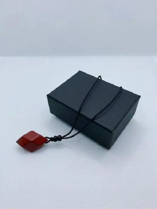 鎌倉彫ペンダント　 朱
