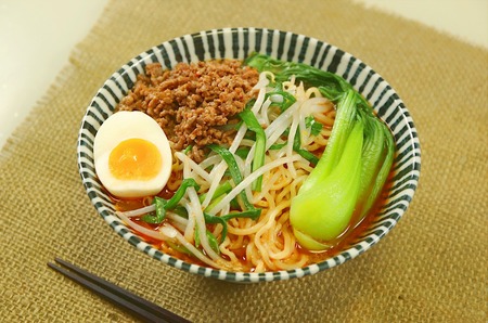 幻の玉ねぎ札幌黄ねりこみ！札幌苗穂元町ラーメン16食セット