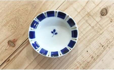 有田焼 手描きの豆皿 5枚セット 24to3【西富陶磁器】皓洋窯 食器 器 うつわ 皿 豆皿 小皿 プレート 手描き 温かみ ギフト 30000円 3万円 A30-824