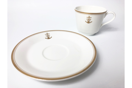 コーヒーカップ＆ソーサー2客セット（桜に錨）鳴海製陶製  化粧箱入り カップアンドソーサー 食器 陶器 ギフト 贈り物 プレゼント 広島県 呉市 ku091-054-r