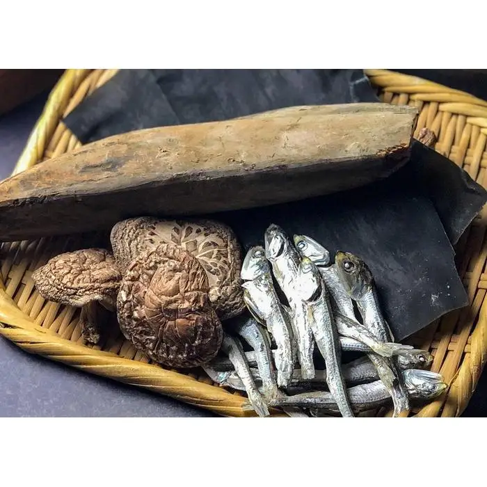 【福岡市】しらに田のだしもつ鍋（２～３人前） | 牛もつ鍋 もつなべ 国産牛 モツ鍋 ホルモン ギフト プレゼント 贈り物 冷凍便 送料無料 取り寄せ 福岡市 福岡 博多 鍋セット ご当地グルメ 具材 おすすめ 鍋セット 人気 ランキング 小腸 高級