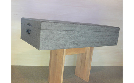 総国産桐材で製作した衣装ケース《サイズ：W94cm×D44cm×H20cm》重さ約3kg 国産桐の衣装箱 約5枚の衣類収納