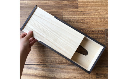 桐ティッシュボックス 焼杢 低タイプ 天然無垢の桐《サイズ：約W270 D140 H70（mm）・重さ：約260g》