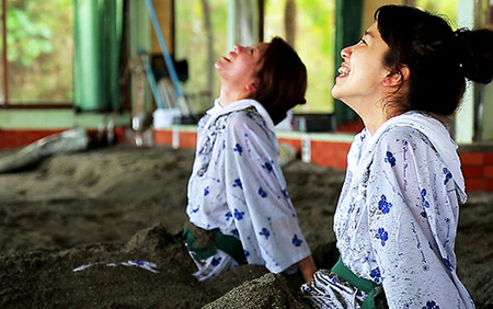 館内で砂むし温泉が楽しめる 1泊2食付ペア宿泊券 薩摩いせえび黒牛会席プラン 指宿フェニックスホテル IB100-005 宿泊券 宿泊券 