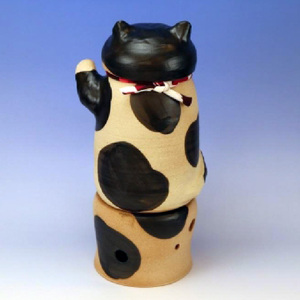 焜清窯　常滑焼焼酎サーバー 招き猫　黒猫 陶器 蒸留酒 保存 焼酎ボトル 焼酎瓶 お酒 酒器 まろやか インテリア 猫 やきもの パーティ キッチン ウォーターサーバー 遠赤外線効果 伝統工芸 かわいい 日本六古窯 常滑焼 愛知県 常滑市