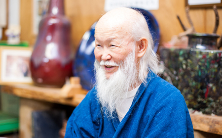 沖縄県【丸勇陶房】箸置き（サングヮー）5個 やちむん お守り 箸置き 陶芸 陶芸品 焼き物 沖縄 お土産 ご当地 送料無料 名護市 焼物 なごし ふるさと納税 伝統工芸 伝統工芸品 はしおき 小物 プレゼント お箸置き