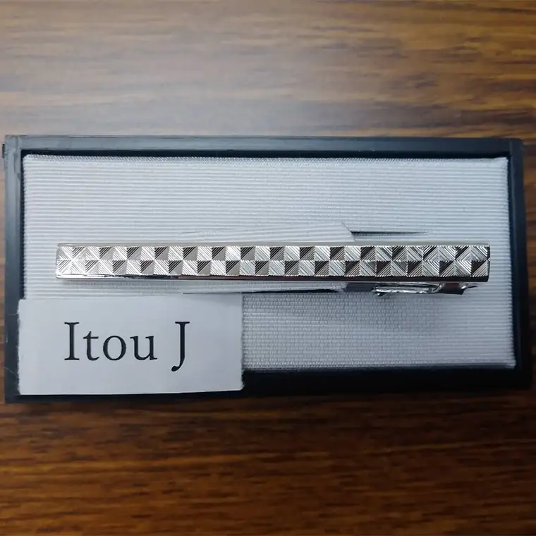 BX010-1 ダイヤカット　ネクタイピン　Itou J