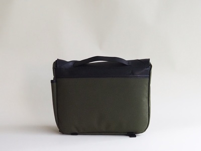 MESSENGER（鹿革メッセンジャーバッグ）BK× KHAKI（ブラック×カーキ） バック 鹿革 レザー  メンズ レディース ジェンダーレス アップサイクル ショルダーバッグ サイドポケット付 かばん [h003]