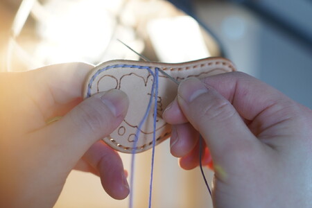 あしがたキーホルダー アクセサリー オーダーメイド 手作り 本革 雑貨 子供 赤ちゃん 足形 プレゼント お祝い 出産祝い[Q2093]