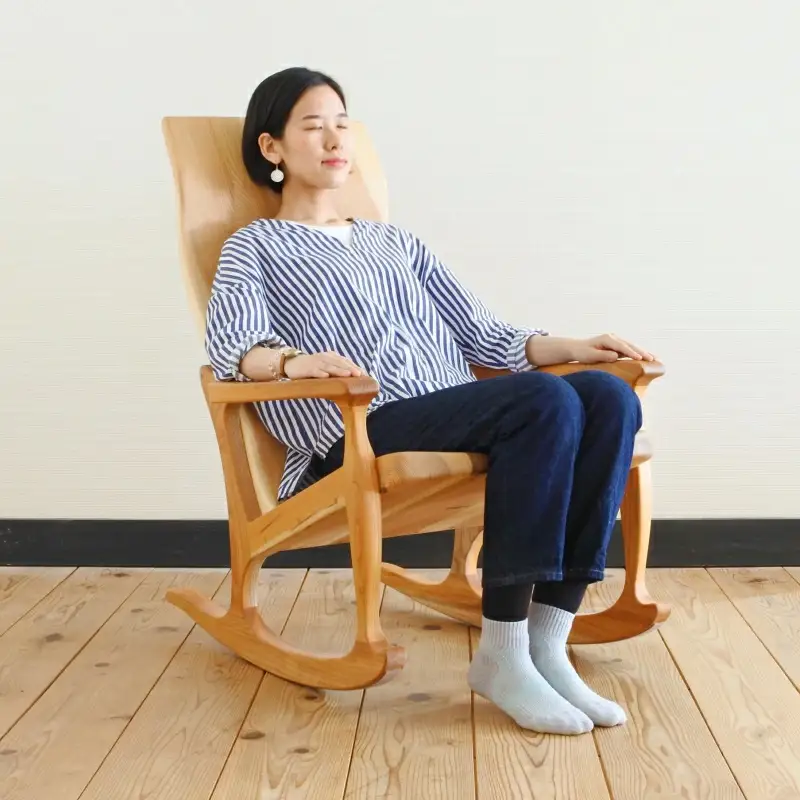 木の椅子工房G.WORKSの『ロッキングチェア』 / 和歌山 田辺市 龍神村 紀州杉 杉 スギ 桜 さくら 木 木の椅子 家具 イス 椅子 チェア【gwo004-1】