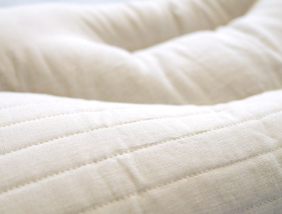 「近江の麻」枕(麻わた入り) 麻絲商会 滋賀県 東近江市 D01 安眠 快眠 熟睡 吸湿 放湿 洗える 通気性 蒸れない まくら ピロー 天然素材 サステナブル 寝具 健康 サポート プレゼント ギフト