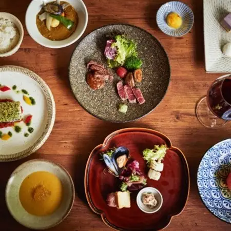 3万冊の蔵書ラウンジで大人の寛ぎを愉しむ渓谷の一軒宿「蓼科 親湯温泉」で使える宿泊券15,000円分_宿泊券 チケット 長野県 宿泊 温泉 人気 おすすめ 送料無料 贈答 ギフト プレゼント 蓼科 親湯温泉_【1418899】