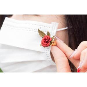 革の薔薇アクセサリー：レッド