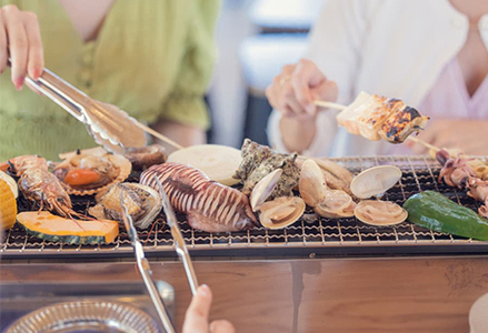 【Kamogawa SEASIDE BASE】浜の食堂 浜焼き利用券 ２人前　[0013-0013]