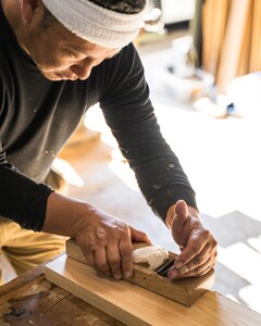 尾鷲スギ製　丸型カフェテーブル｜一人暮らしや二人暮らしにぴったりのおしゃれな丸いテーブル　US-5