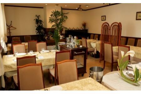 フレンチレストラン　ラパンアジル　お食事御招待券　5000円分