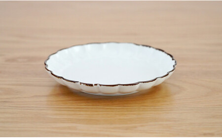 有田焼 渕サビ白マット菊割皿2枚セット プレート 取皿 白 ホワイト 花型縁サビ【藍土】 A15-336