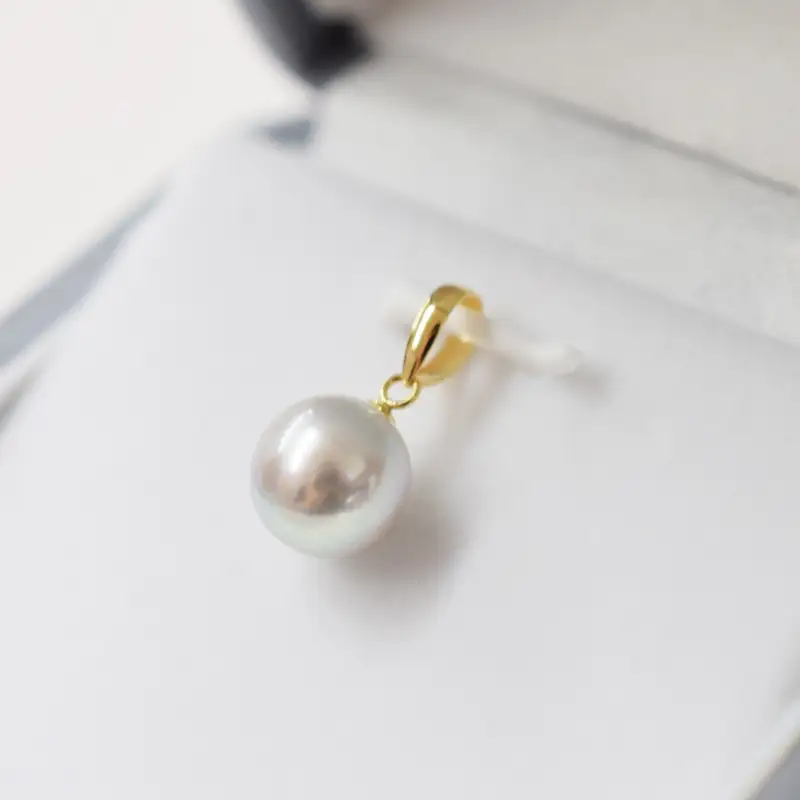 S085-377_8.5mm - 9mm チェーンなし ペンダントトップ １粒 あこや真珠 ナチュラル パール ペンダント【K18YG】