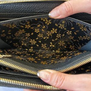天然芯染い草 ラウンド財布 復黒 (ふっこく) ／ 財布 畳 ウォレット 高級 おしゃれ 織田畳店 セキスイ樹脂製表 畳表 高級感 本革 京西陣金襴織物 奈良県 田原本町