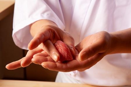 【赤坂】鮨信海 特産品ディナーコース 2名様（1年間有効） お店でふるなび美食体験 FN-Gourmet1011812