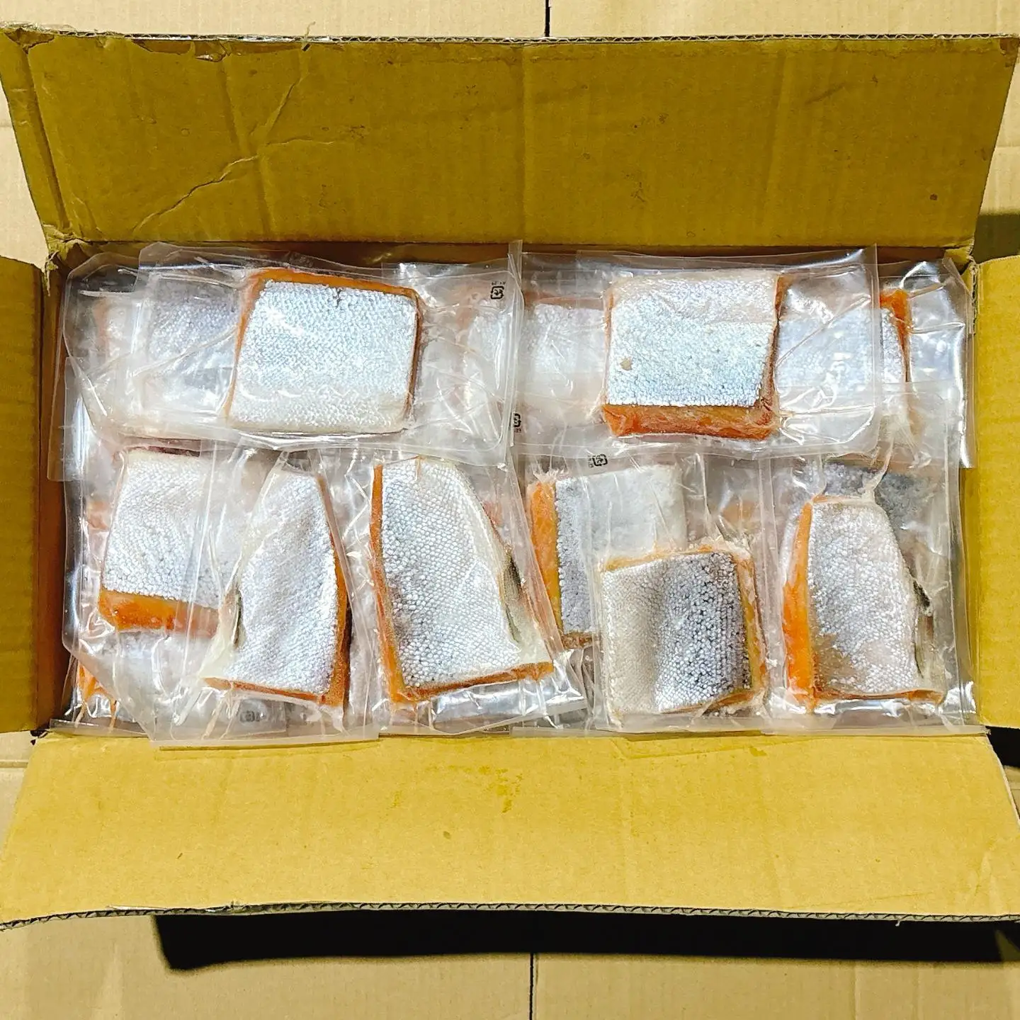 とろサーモンハラミ燻製焼き5.5kg(1切個包装真空) F-09009