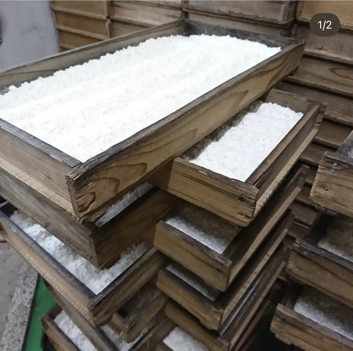 月岡糀屋 完全自家製味噌 十割糀味噌 600g×2個入り 国産大豆 国産塩 自家製米糀 こうじ 味噌 みそ ミソ 味噌汁 非加熱熟成 辛口味噌 田舎味噌 調味料 3B02007