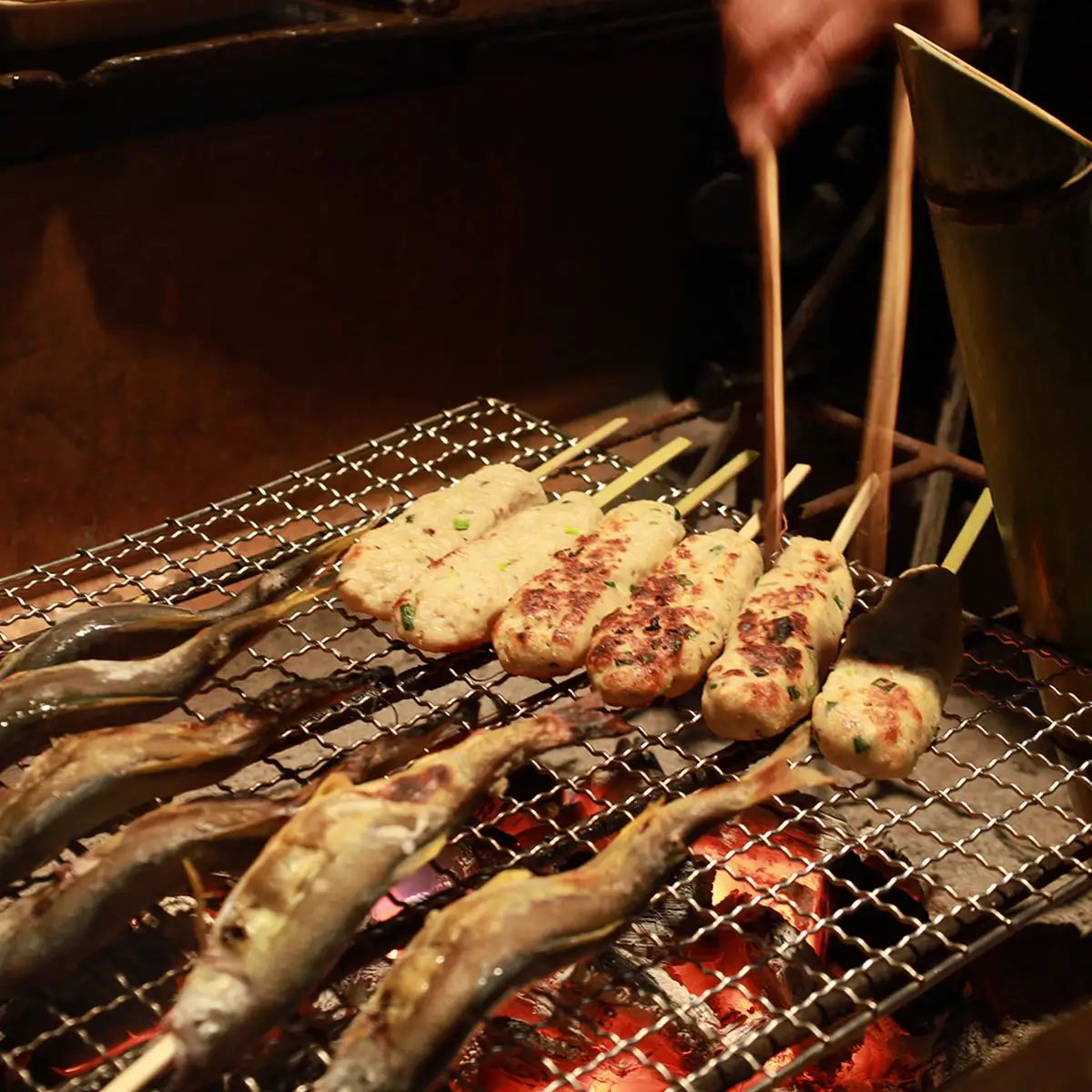 W05506 うわさの秘境めし ろばた焼き「アワビ・魚介類・野菜セット」2名様お食事券