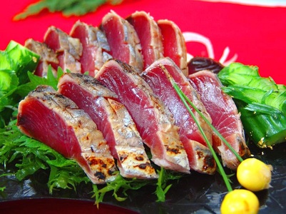 焼津産一本釣り わら松葉炙りかつお 約1kg (a10-1026)