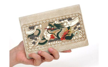【文庫屋大関】パーソナルホルダー　龍＜緑＞【皮革工芸品】 雑貨 日用品 ブックカバー パスポートケース 貴重品入れ マルチケース シンプル 和風 革小物 