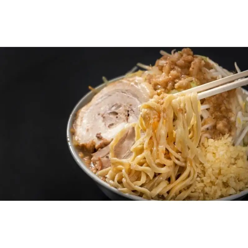 ラーメン：2食セット お取り寄せ 「二郎系 ラーメン」 醤油とんこつ 麺類 豚 旨味 濃厚スープ 平打ち 太麺 絶妙 バランス 溶き卵 コク おじや 冷凍 トッピング ボリューム 