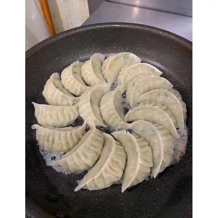 餃子 博多豚足コラーゲン入り餃子 計60個入（プレーン 30個、チーズ＆バジル 10個、桜えび 10個、季節限定 10個） 博多餃子