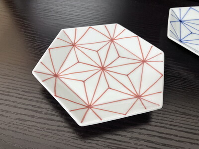 伊万里焼 麻の葉亀甲小皿（青・赤）セット 165-H1075