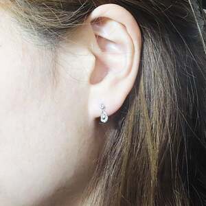プラチナ　0.20ct　雫　ダイヤモンドピアス