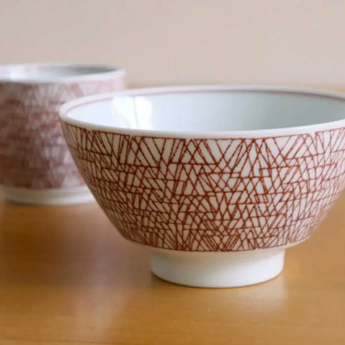 【白山陶器】【グラフ】飯碗(大)と湯のみ猪口 えんじセット【波佐見焼】[TA165]