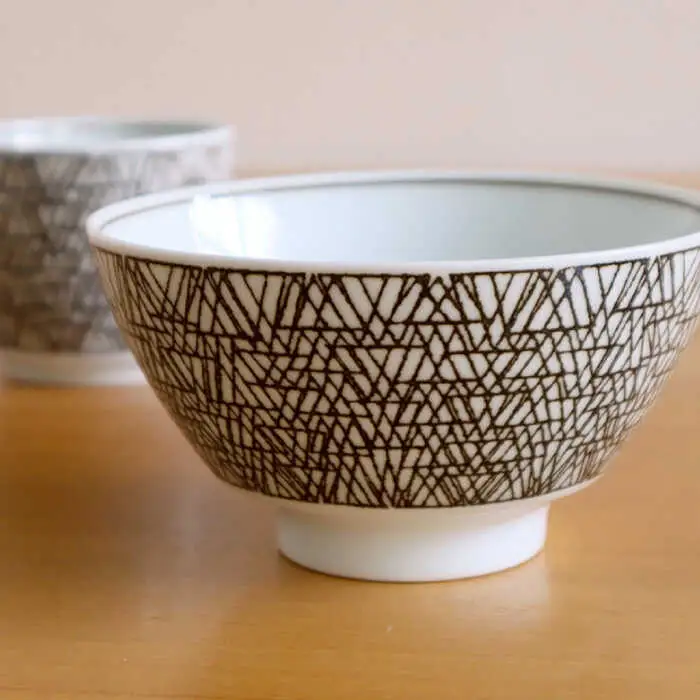 【白山陶器】【グラフ】飯碗(大)と湯のみ猪口 こげ茶セット【波佐見焼】[TA167]