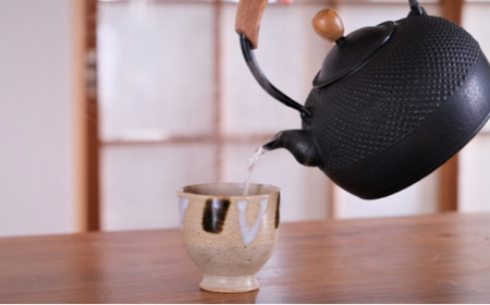 南部鉄器 鉄瓶（気づかい）平丸アラレ 1.25L 【IH対応】 /【wsh002