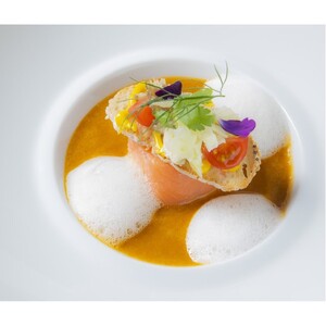 【東京丸の内】Sens & Saveurs（サンス・エ・サヴール）北海道白糠食材SPECIALディナーコース 3名様_Y180-0539