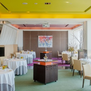 【東京丸の内】Sens & Saveurs（サンス・エ・サヴール）北海道白糠食材SPECIALランチコース 3名様_Y150-0542
