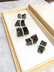 【ふるなび限定】箸置き　紺虎目石（ブルータイガーアイ）　5点セット　桐箱入　HO2405001　FN-Limited-SP