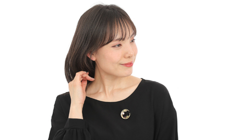 老舗の真珠専門店・アコヤ真珠ブローチ老舗の真珠専門店・アコヤ真珠ブローチ SV925(金色) 8.0～8.5ミリ / 伊勢志摩 伊勢 志摩 英虞湾 真珠 パール アコヤ貝 アクセサリー ブローチ 冠婚葬祭 慶事 結婚式 入学式 卒業式 ギフト フォーマル プレゼント 誕生石 ジュエリー 記念日