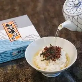 しらす山椒煮（木箱入り・ご贈答用）70g  / しらす 山椒 さんしょう 田辺市 和歌山県 贈答 ギフト ご家庭【gtr014-1】