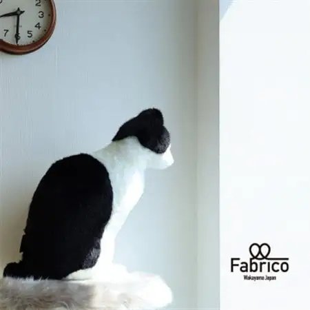 上質なもふもふ【Fabrico】ハチワレ猫のクッション_雑貨・日用品 おもちゃ・ぬいぐるみ  _【1513785】
