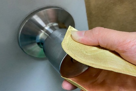 純銅と真鍮のアシストシート / 感染対策 予防 携帯用 触らない タッチパネル対応 ドアオープナー 接触感染 接触予防 接触対策 非接触 衛生 衛生用品 純銅 日本製 軽い 持ち運び 日用品 雑貨 /  亀山市 / 有限会社ギルドデザイン[AMAA008]