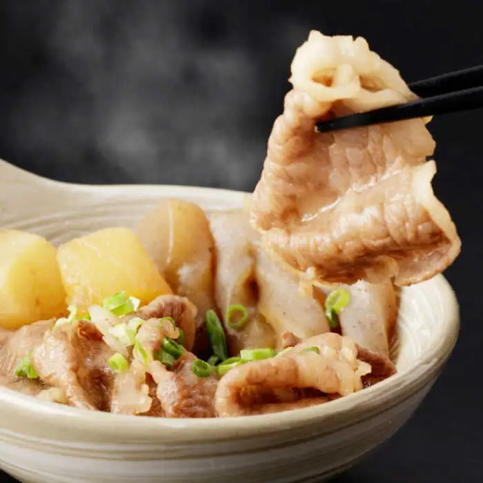 【最高級A5ランク】長崎和牛 ロース 小間切れ 800ｇ（400g×2パック）《壱岐市》【肉の相川】 牛肉 牛 和牛 こま切れ 牛丼 カレー 肉じゃが 贈答 ギフト 贈り物 お中元 お歳暮 精肉 冷凍配送 A5 [JGB015]