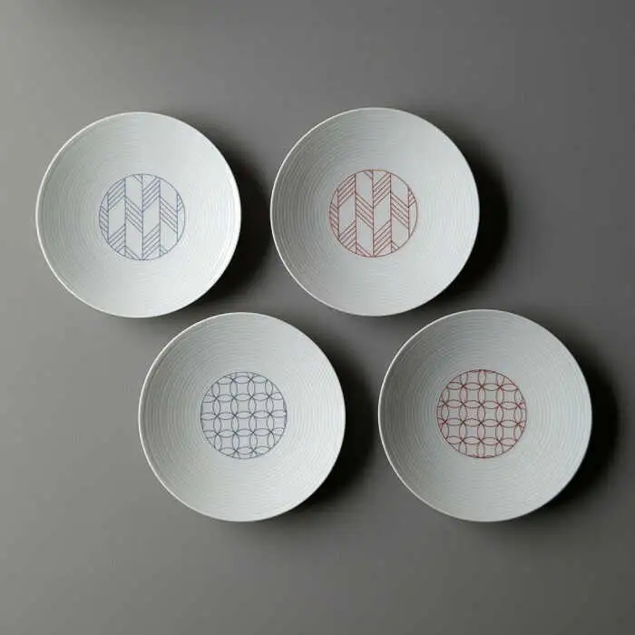 【波佐見焼】ギフトセット 和モダン七宝＆矢羽 15cm 取り皿 赤＆青 4枚セット【永峰製磁 eiho】[RA87]