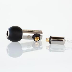 【訳あり】final E5000 +finalシルバーコートケーブル4.4mm 高音質有線イヤホン final E5000 MMCX シルバーコートケーブル付属
