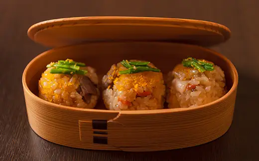 割烹仕込み 比内地鶏の炊き込みご飯 5個セット　75P5702【割烹美さわ】