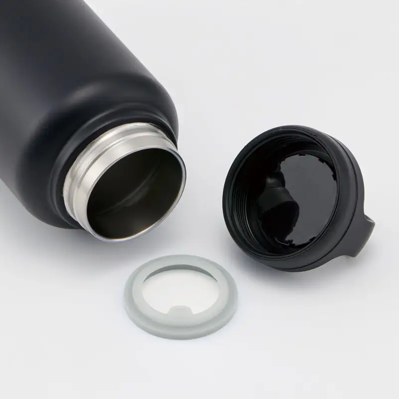 【スクリューハンドル付きマグボトル】1000ml 水筒 保温保冷「ブラック」 〈スケーター株式会社〉 チタン製 マグボトル アウトドア 直飲み 11-015